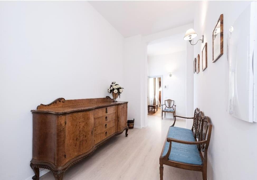 Dante Apartment